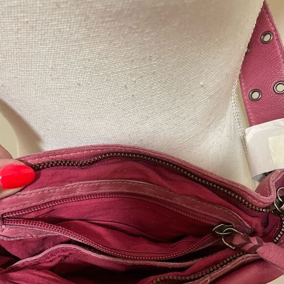 New Free People Leather Wade Leather Sling crossbody bag NWT
Magenta retai… - Picture 7 of 10